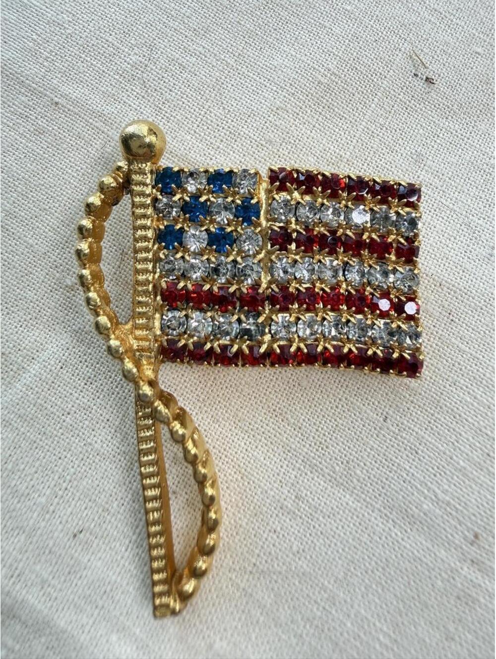 Vintage Rhinestone American Flag Brooch Patriotic Gold Tone Pin